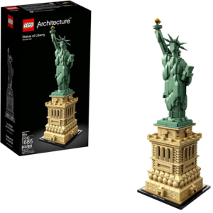 LEGO 1685-Piece Statue of Liberty Building Set